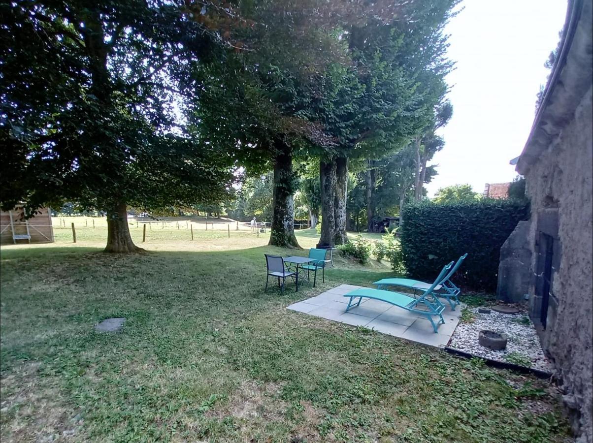 Les Gites De Recoleine Nébouzat Exterior foto